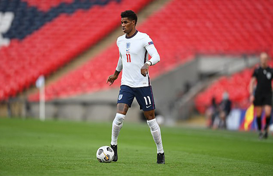  曼联租借妖星爆发，独造三球击退布伦特福德  